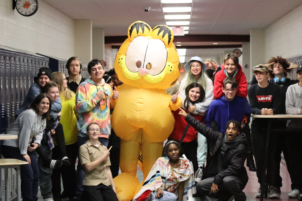 Garfield (or “Darfield) visits to congratulate New Tech Sophomores after they rock out power standard assessments in Darket and Sprague’s class.